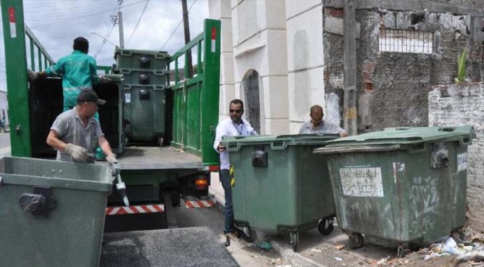 Feto é encontrado em container de lixo