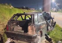 Carro bate em poste e mata bebê no Bairro Cidade Nova em Itajaí