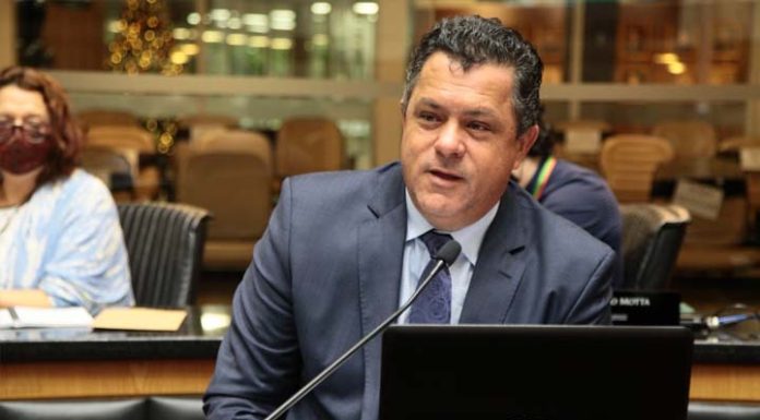 Ivan Naatz pede o bloqueio de 30% da arrecadação com cobrança de água em Penha