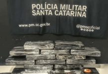 PM prende dois homens transportando 22 quilos de cocaína em Balneário Piçarras