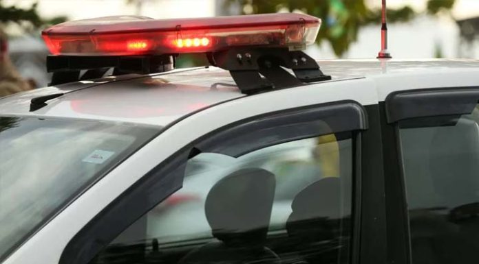 Homem se masturba em ônibus ao lado de policial fardada e é preso por importunação sexual