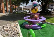 Balneário Piçarras instala decoração de Páscoa na cidade