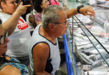 ‘Semana que vem vai estar lotado’: começa corrida pelo peixe da Sexta Santa