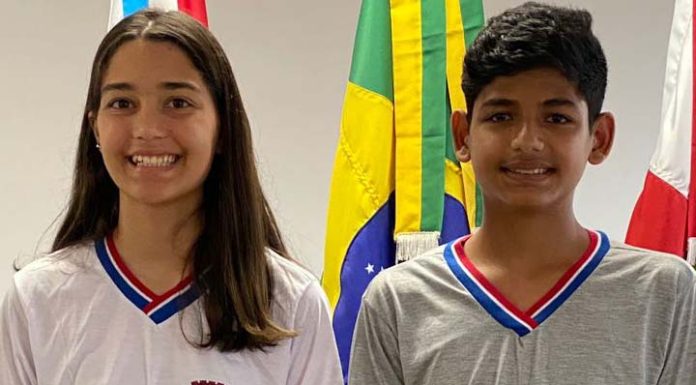 Mais de 5 mil alunos de Penha recebem o uniforme escolar de verão
