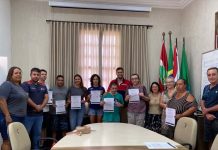 Contemplados pelo Bolsa Atleta assinam termo de beneficiário