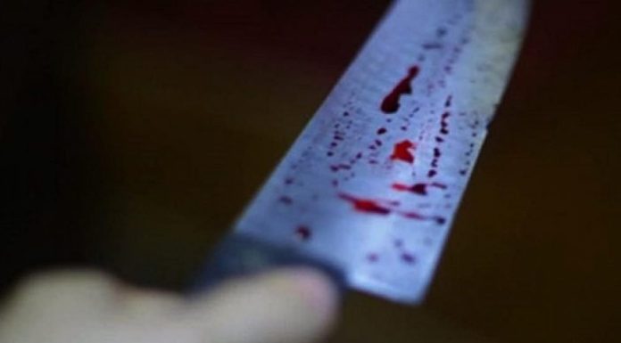 Homem de 54 anos leva duas facadas de uma mulher na Praia Alegre em Penha