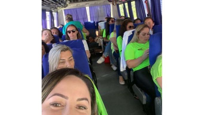 Servidores comissionados de Piçarras abandonam o trabalho para participar de evento na Capital