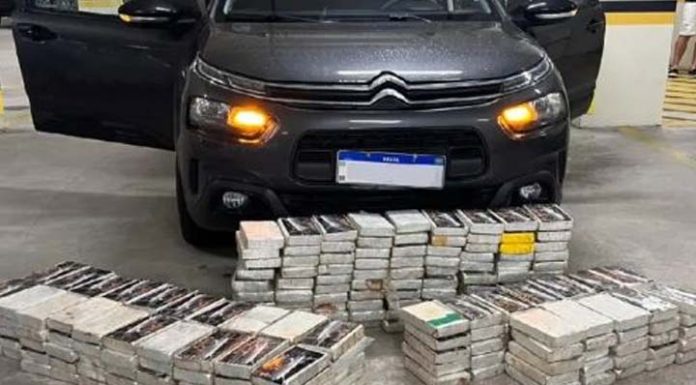 Polícia Federal apreende mais de 300 quilos de cocaína em Porto Belo