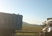 Batida entre caminhões em Penha deixa 7 quilômetros de filas na BR 101