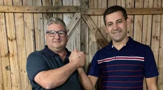 Prefeito do PL e vice do PT são eleitos neste domingo em SC
