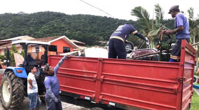 Moradores da Prainha comemoram limpeza na Prainha de São Miguel