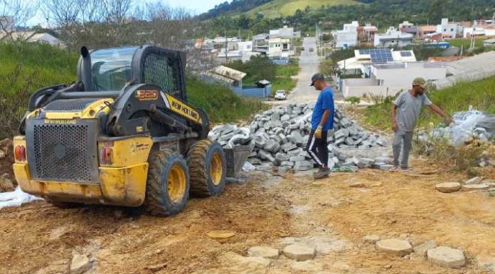 Secretaria de Serviços Urbanos intensifica ações de reparo e limpeza nas vias de Penha