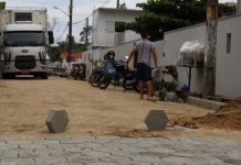 Ruas do Gravatá e Santa Lídia recebem pavimentação e Centro e Armação obras de drenagem pluvial