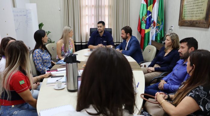 Secretaria de Estado da Educação realiza visita técnica a escolas de Penha