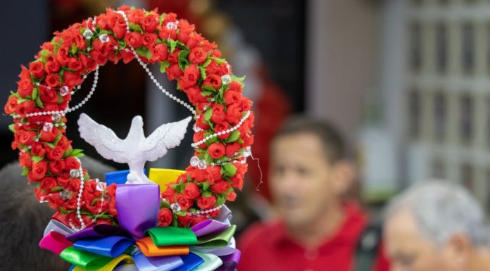 Cortejos de aquecimento da Festa do Divino emocionam fiéis na região