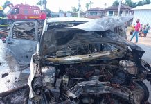 Motorista morre e três crianças ficam feridas em batida entre carro e retroescavadeira