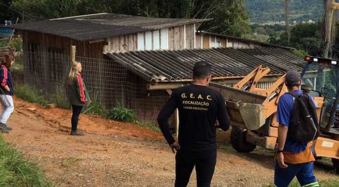 Mutirão de limpeza contra a dengue retirou duas toneladas de entulho no município de Penha