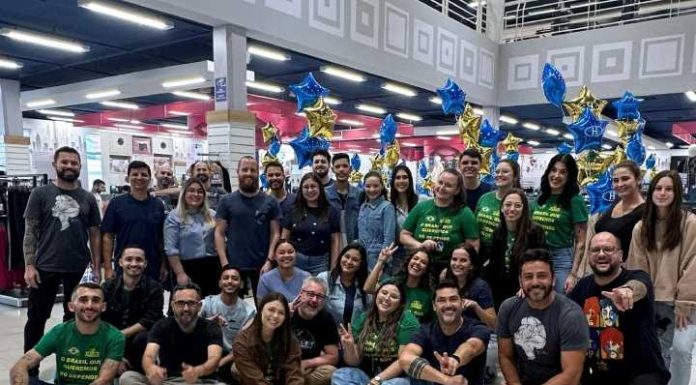 Colaboradores da Havan de Barra Velha aparecem em comercial da rede nacional