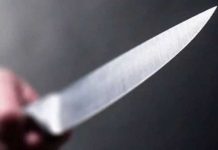 Homem tem as vísceras expostas por golpes de faca em Barra Velha