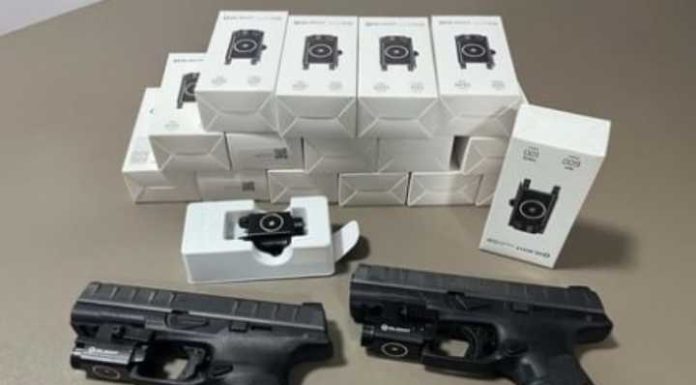 Polícia Militar de Piçarras adquire 20 lanternas táticas para pistolas