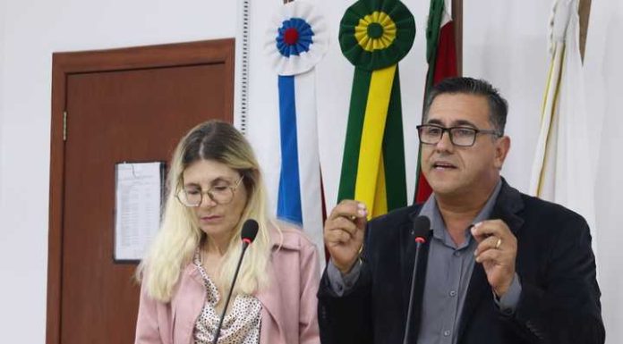 Sérgio de Mello apresenta “Família Acolhedora” aos vereadores de Penha