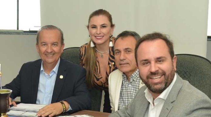 Deputada Paulinha reforça necessidade de rodovia paralela à BR-101