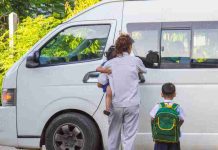 Servidora de escola de Penha alerta os pais contra o Golpe da Van Escolar