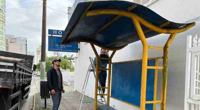 Dez pontos de ônibus são removidos para reforma e restauração em Piçarras