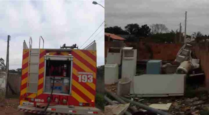 Incêndio destrói casa de madeira em Balneário Piçarras