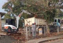 Casa que servia de ponto para usuários de drogas é demolida em Piçarras
