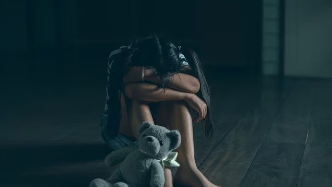 Homem estupra menor desacordada em Porto Belo e família descobre após filmagens