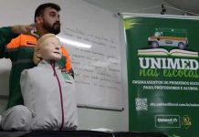 Unimed Litoral leva conhecimentos de primeiros socorros a escola do Bairro Santa Lídia em Penha