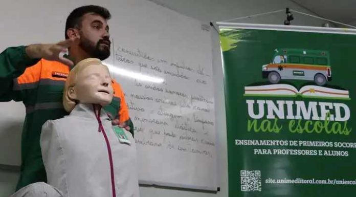 Unimed Litoral leva conhecimentos de primeiros socorros a escola do Bairro Santa Lídia em Penha