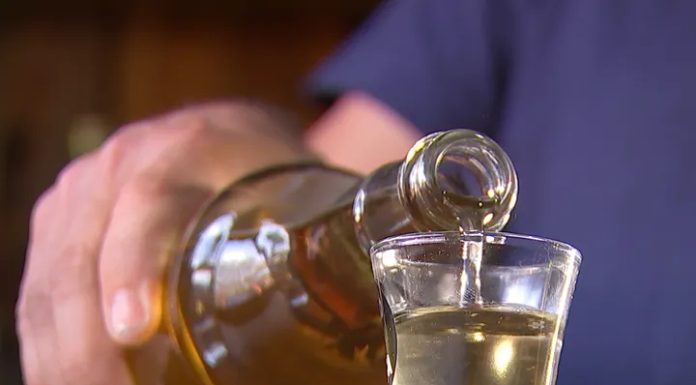 Avô é condenado por dar cachaça ao neto de 16 anos durante roda de viola no Oeste de SC