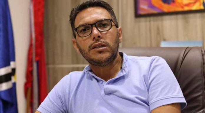 Prefeito de Piçarras, Tiago Baltt (MDB), é bem avaliado pela enquete do Oiscnotícias