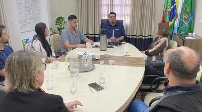 Reunião entre Águas de Penha e prefeitura discute lançamento da pedra fundamental das obras de esgoto no município