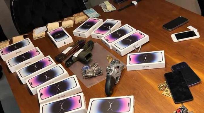 Trio apontado por ligação com tráfico internacional é preso com armas em imóvel de luxo de Balneário Camboriú