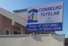 Servidora do Conselho Tutelar de Piçarras é afastada da função, mas continua recebendo salário