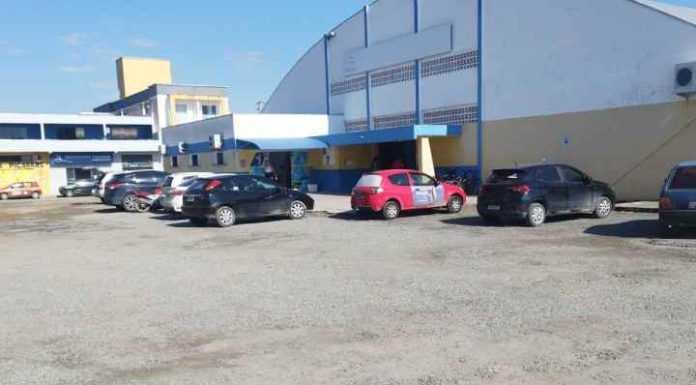 Câmara de Piçarras indica construção de calçada e urbanização no entorno do Ginásio de Esportes
