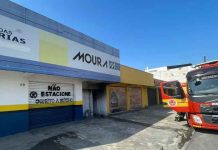 Loja de baterias na Vila Operária em Itajaí tem princípio de incêndio