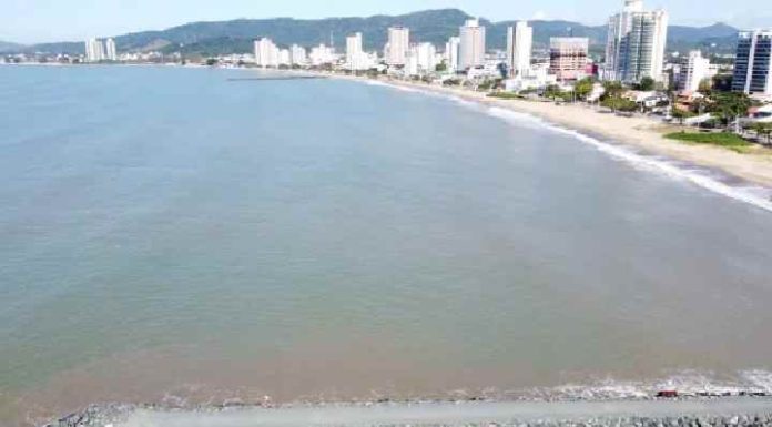 Prefeitura de Piçarras suspende edital de licitação para obra de engordamento da praia. Saiba o motivo