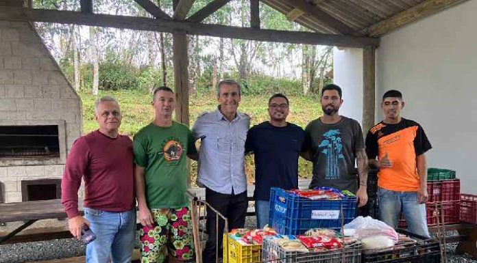 Secretaria de Esporte de Balneário Piçarras doa 900 kg de alimentos a instituições