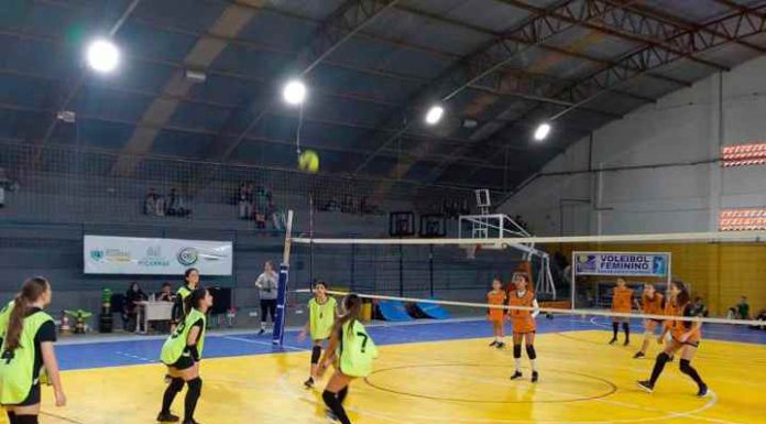 Vôlei feminino de Balneário Piçarras dá início ao 2º Torneio Interno de Inverno