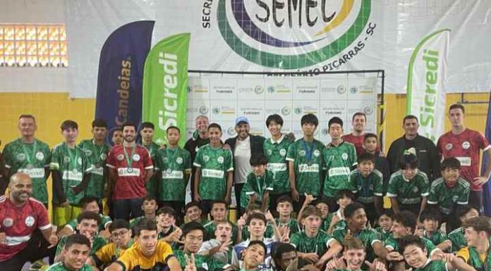 1º Campeonato Internacional Sicredi de Futsal Sub15 promove integração entre times brasileiros e japoneses