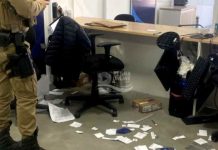 Mulher quebra móveis e computadores da Farmácia Municipal da Policlínica de Penha