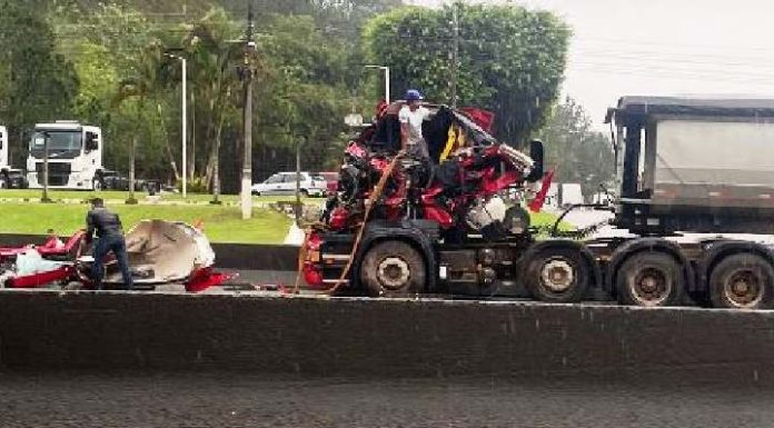 Motociclista morre em acidente e corpo vai parar dentro da vala