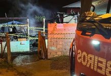 Mãe tenta salvar filho de incêndio em casa, e os dois morrem em SC