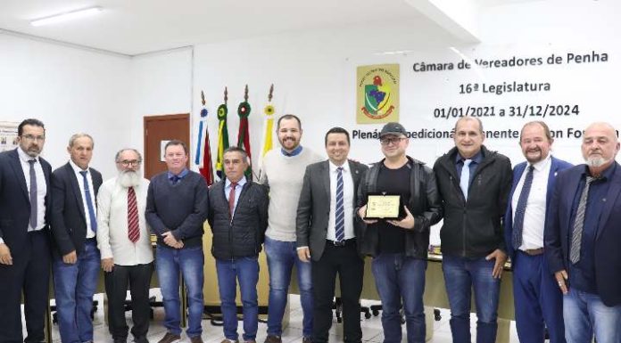 Recordista de games e Creci-SC recebem homenagem na Câmara de Penha