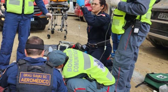 Menina de 11 anos sofre queda grave de cavalo em Camboriú