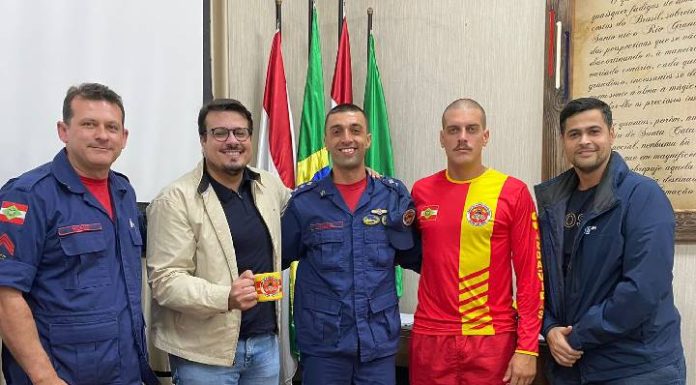 Novo comandante dos bombeiros visita o gabinete do prefeito Aquiles da Costa